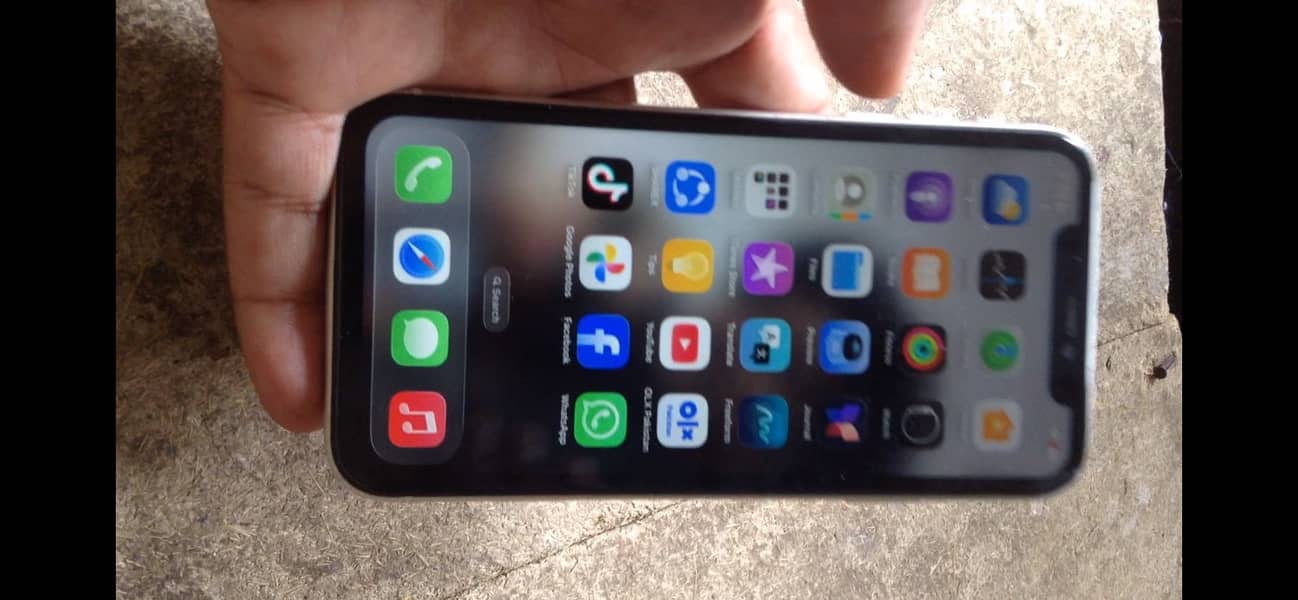 Apple iPhone 11 0