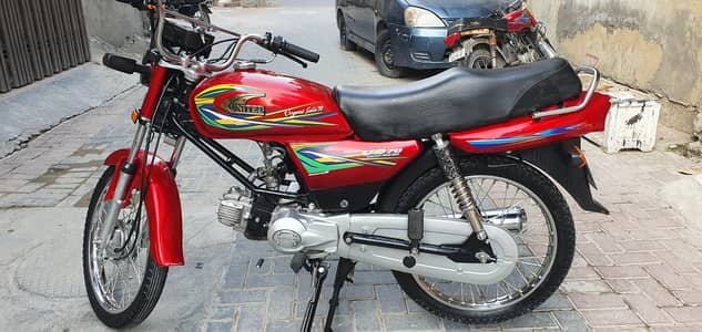United 100cc Red model 2016