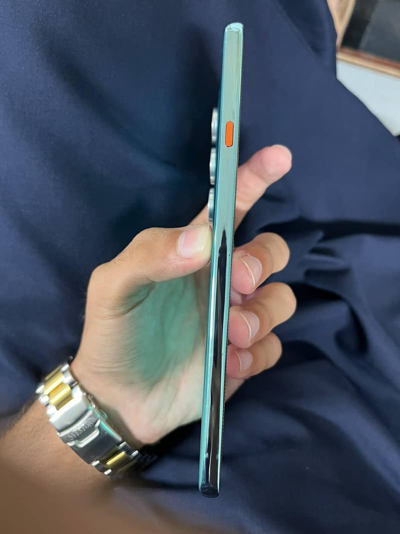 Tecno CAMON 40 1