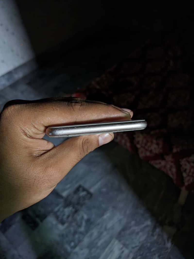 Apple iPhone 8 Plus 1
