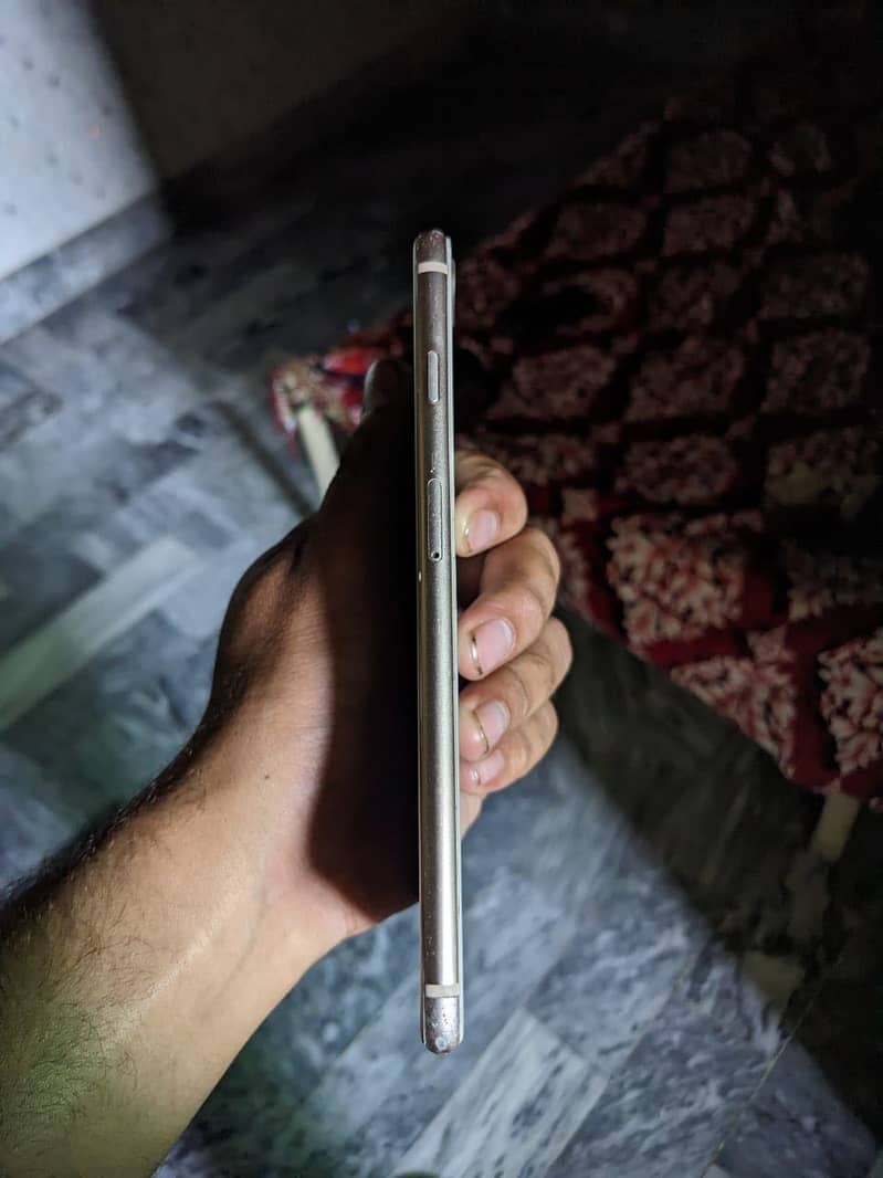 Apple iPhone 8 Plus 2