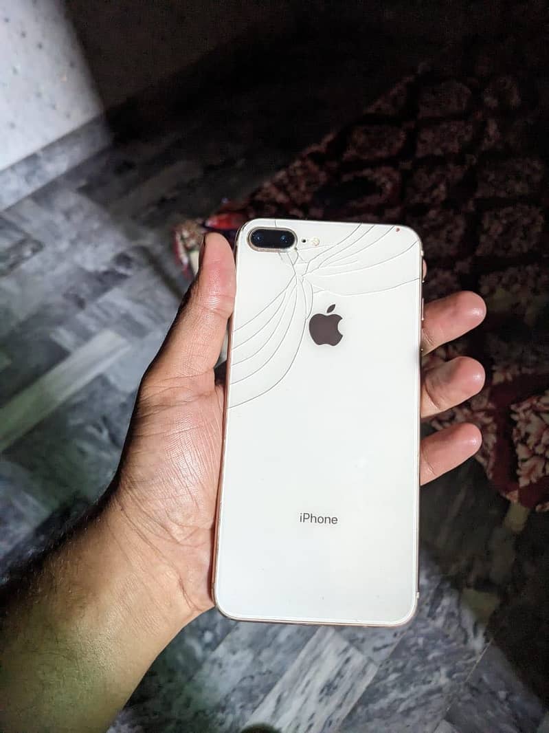 Apple iPhone 8 Plus 5