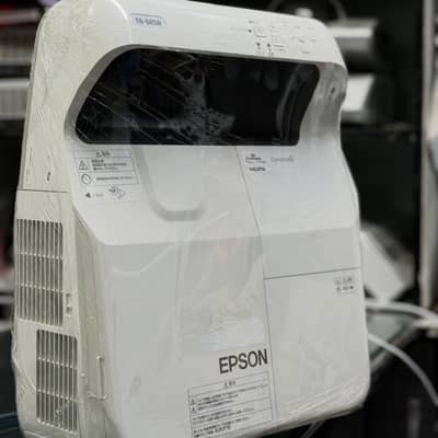 Epson EB 685W Ultra Short Throw