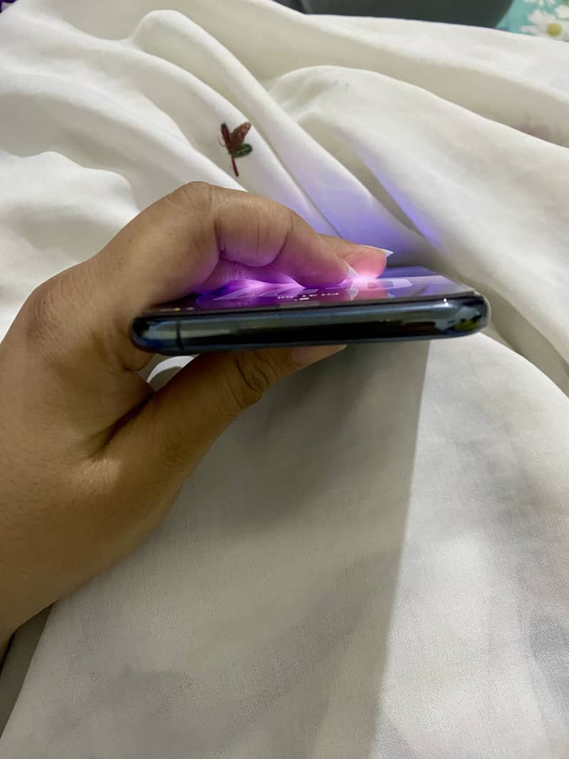 Apple iPhone 11 Pro Max 4