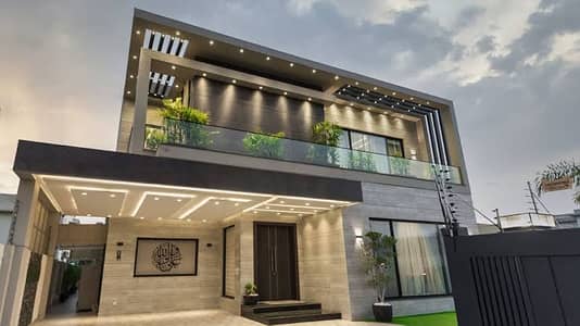 10 Marla House For Rent in Wapda Town Lahore