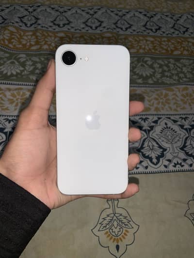 Apple iPhone 16e