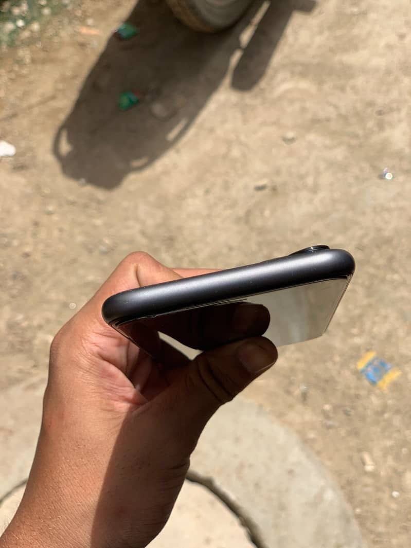 Apple iPhone 11 5