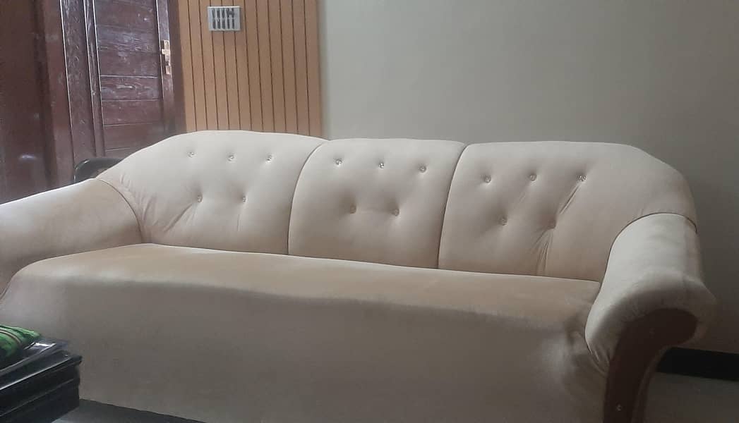 sofa set with excellent condition 2