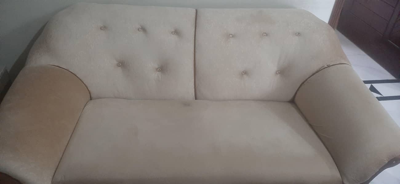 sofa set with excellent condition 3
