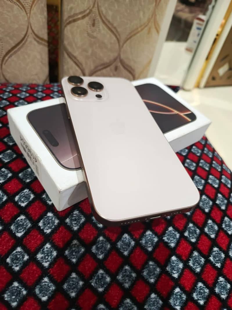 Apple iPhone 16 Pro Max 1