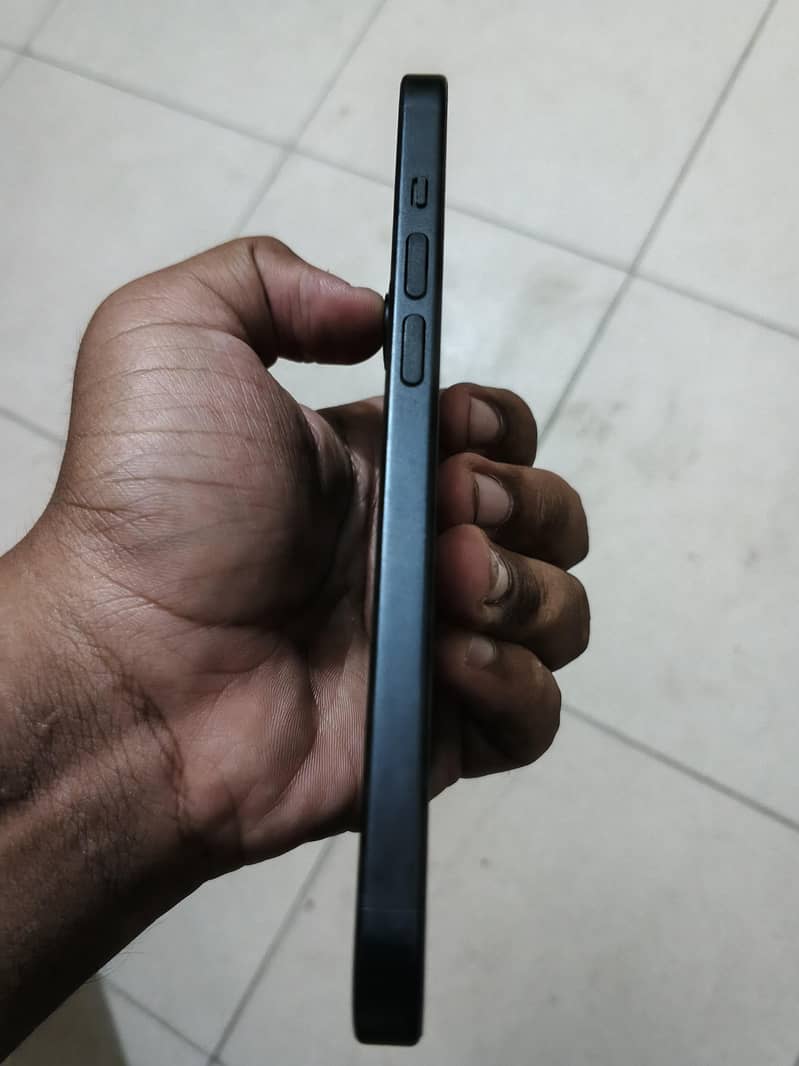 Apple iPhone 15 6