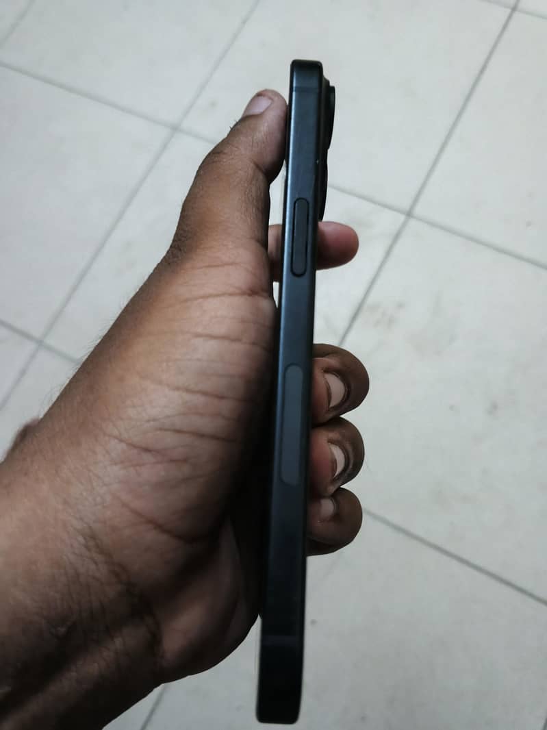 Apple iPhone 15 7