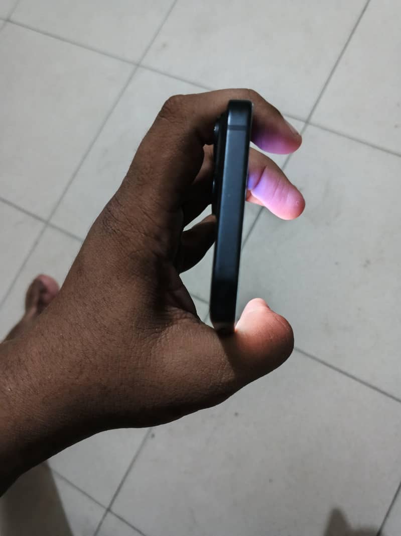 Apple iPhone 15 8