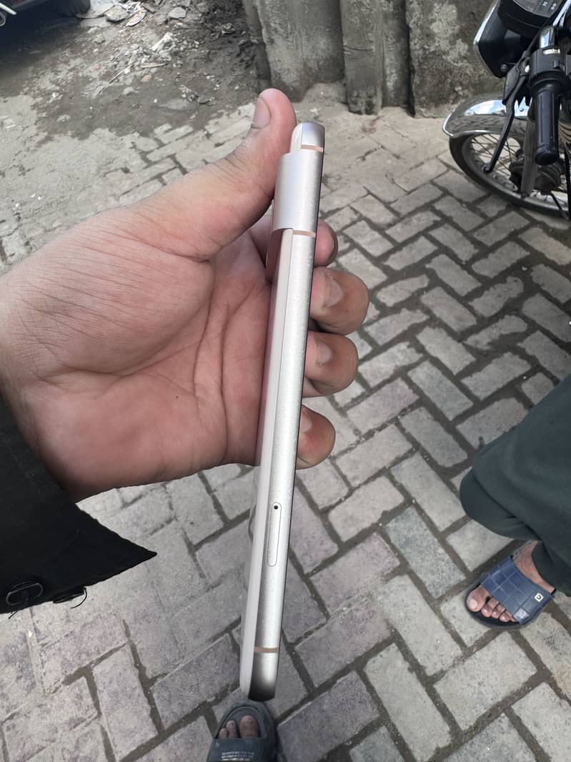 Google Pixel 8 1