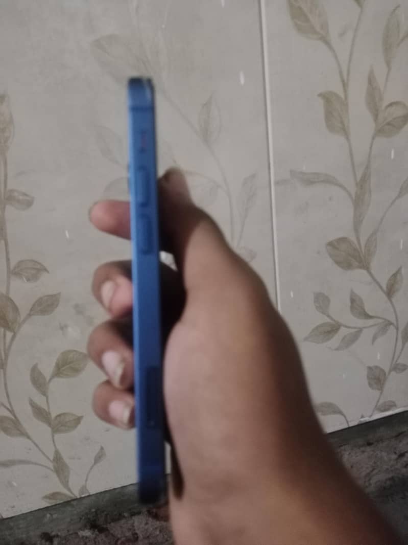 Apple iPhone 13 mini 4