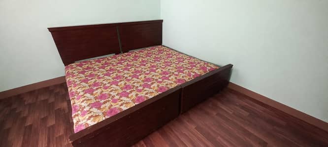2 Single Wooden Beds for Sale – Lahore