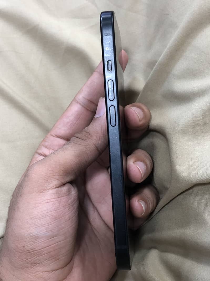 Apple iPhone 15 3