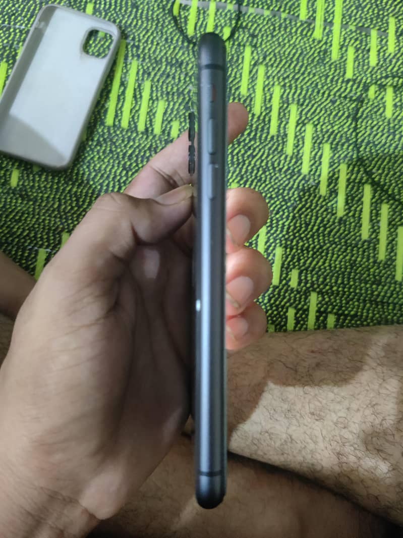 Apple iPhone 11 2