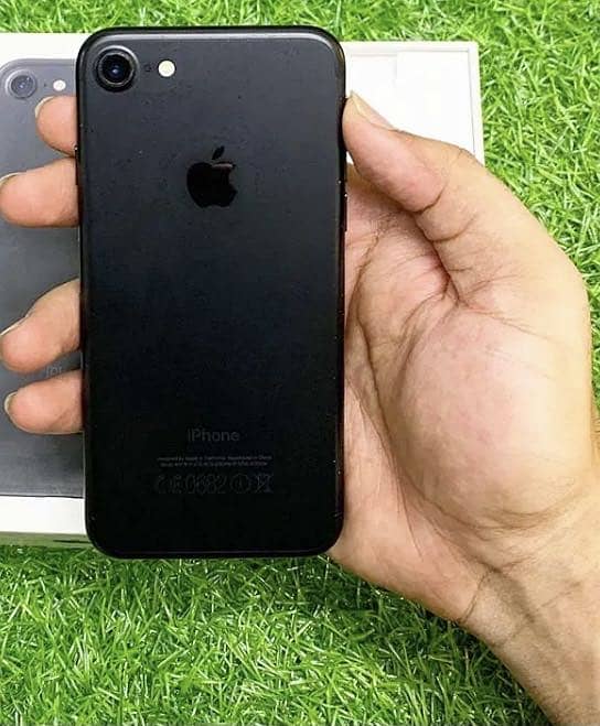 Apple iPhone 7 2