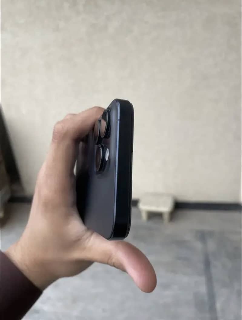 Apple iPhone 15 Pro Max 3