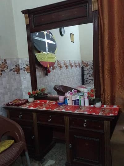 dressing table