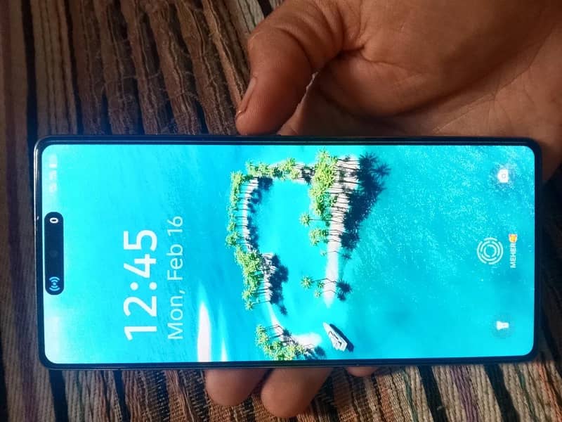 Tecno CAMON 40 1