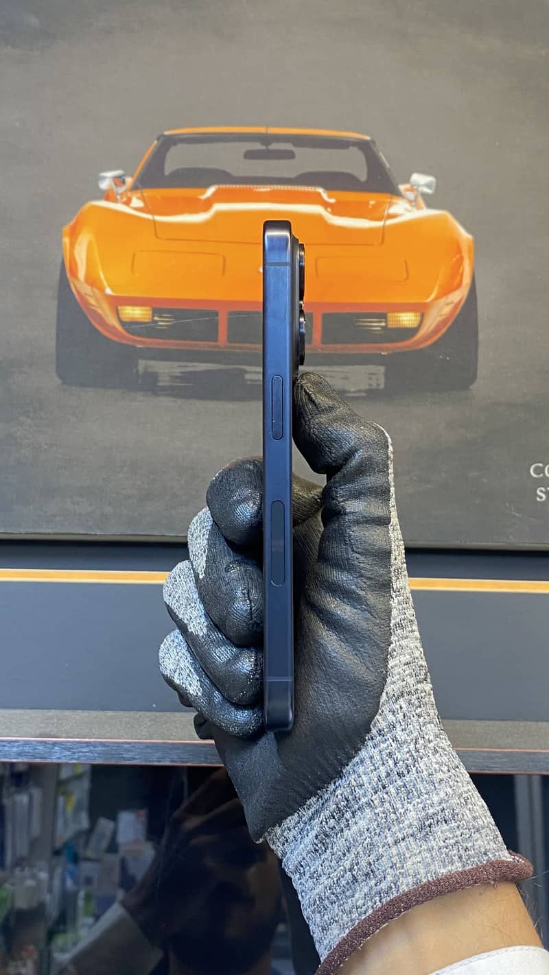 Apple iPhone 15 Pro 2