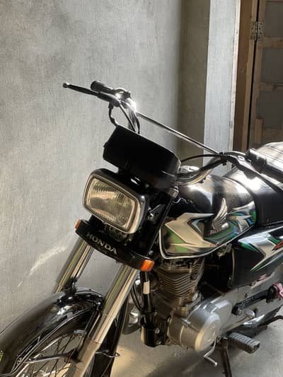 Honda 125 black 2023