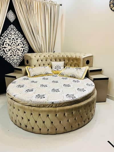 Round bed