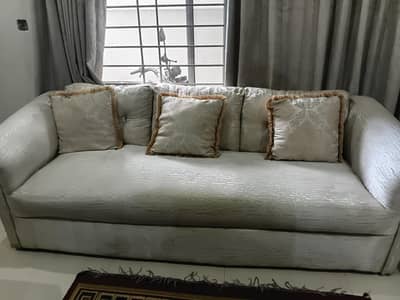 5 seater sofa +seahti  used 3 to year