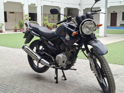 Yamaha YBR 125G Black Edition (Karachi Registered)