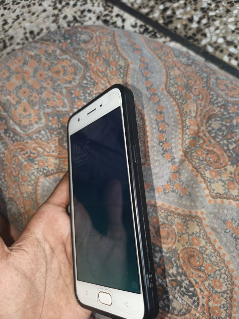 OPPO A57 3