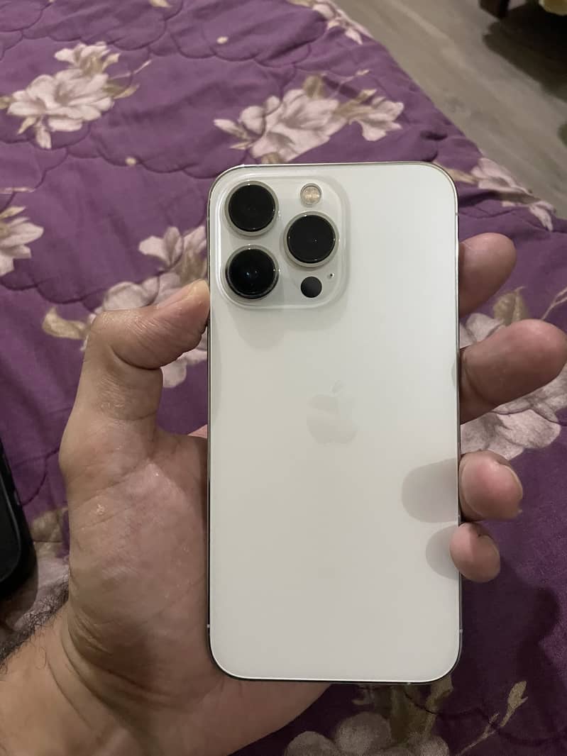 Apple iPhone 13 Pro 1