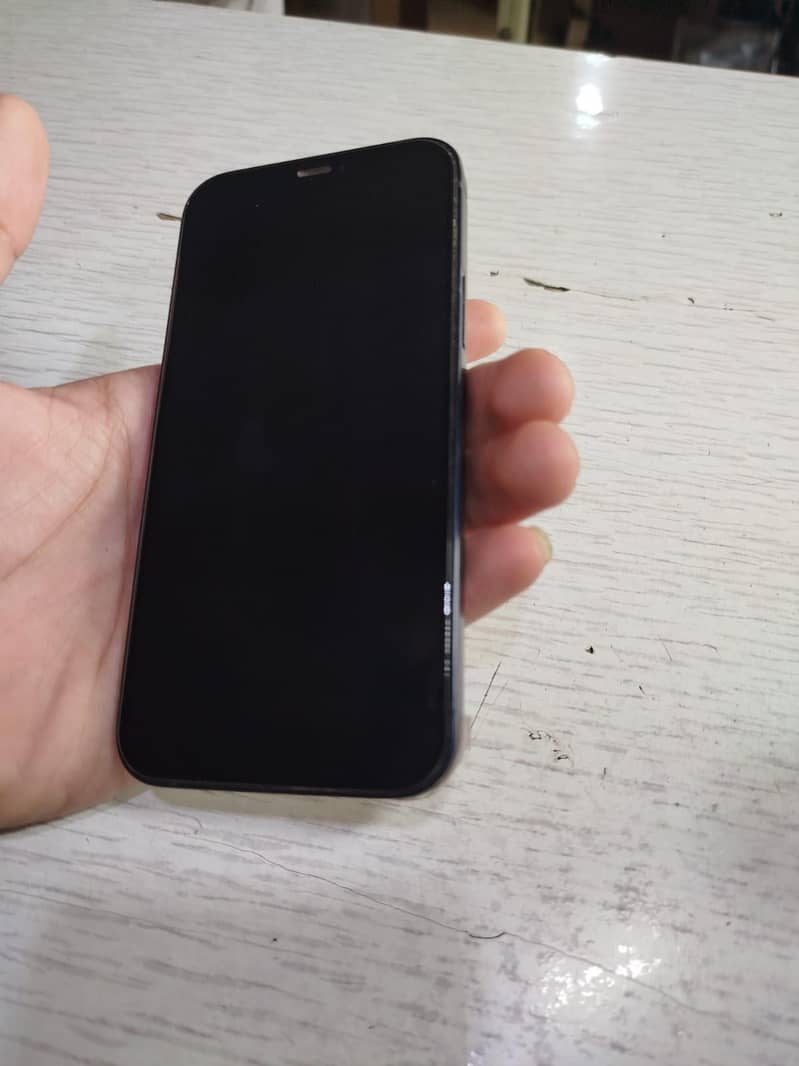 Apple iPhone 12 6