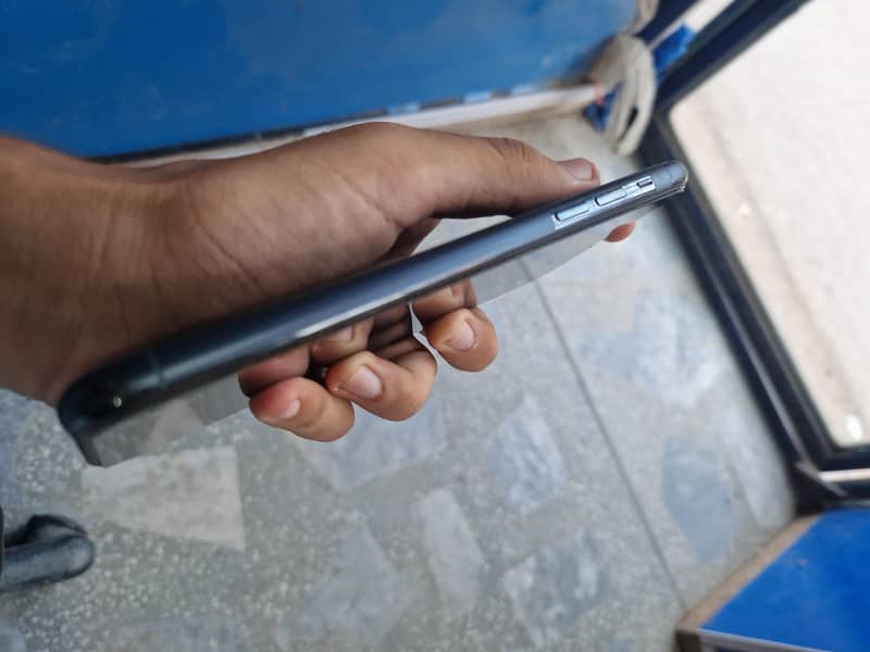 Apple iPhone 11 Pro Max 3