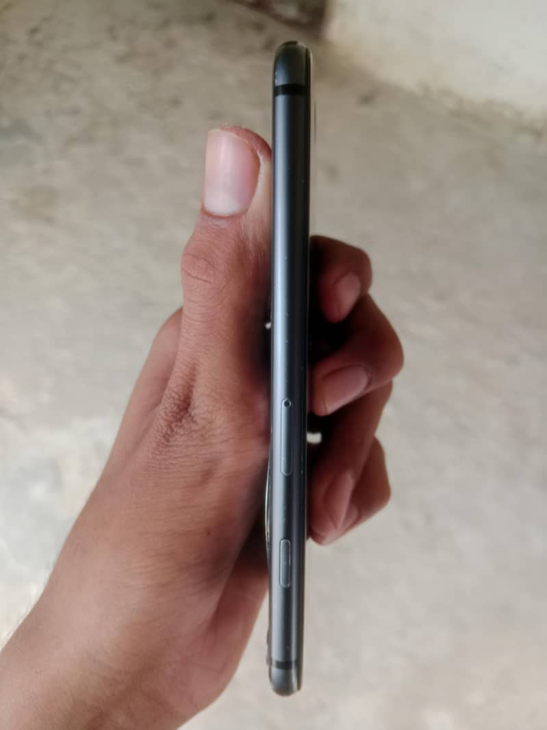 Apple iPhone 8 5