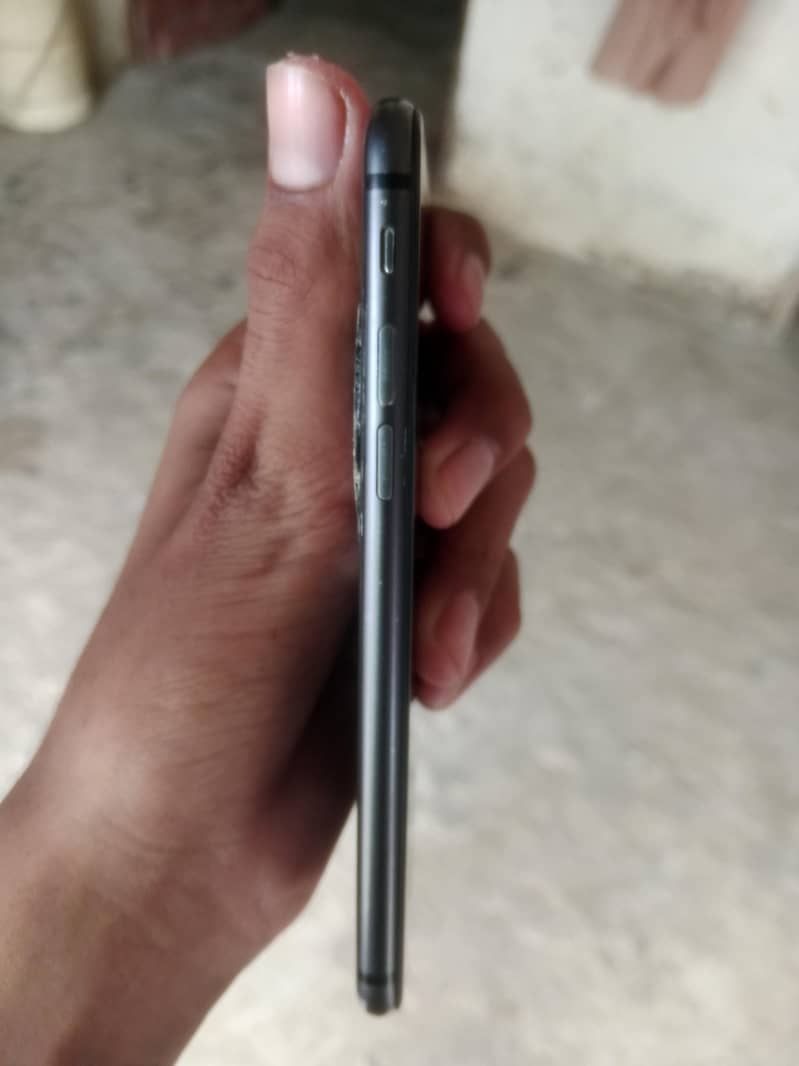 Apple iPhone 8 7