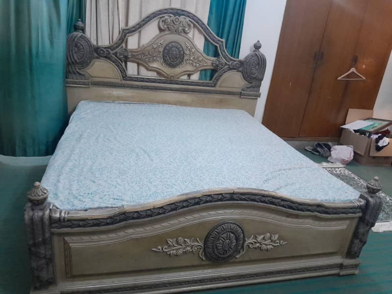 king size bed 1