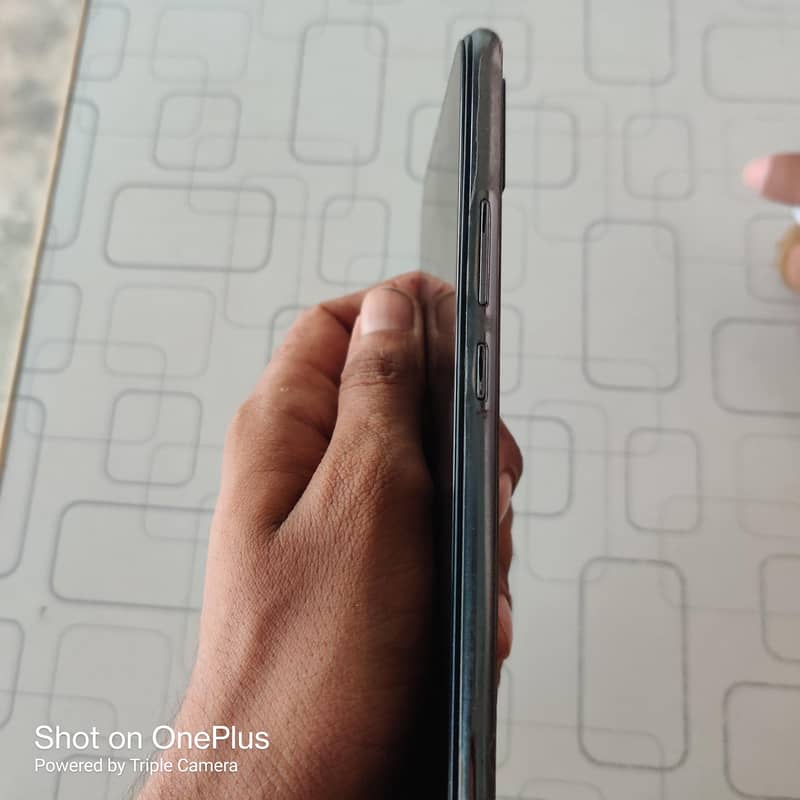 Vivo V21e 4