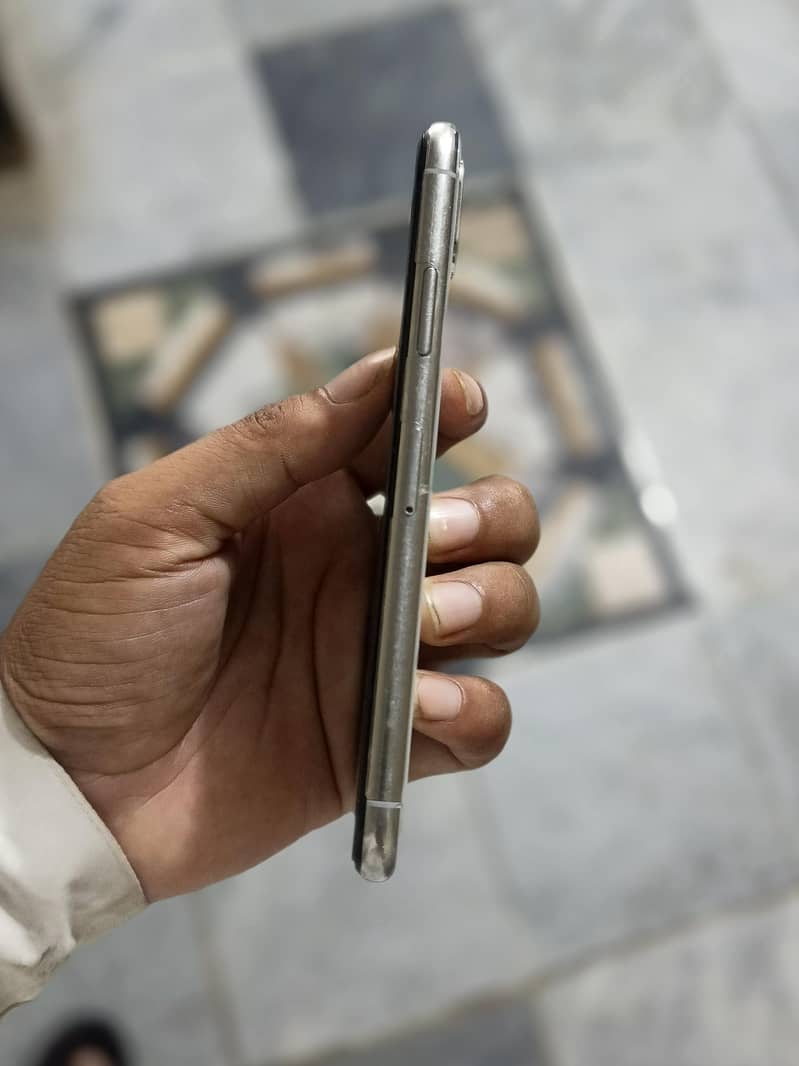 Apple iPhone X 2