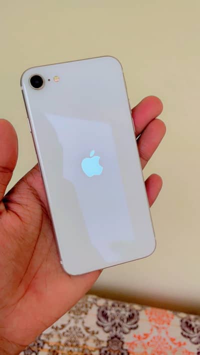 Apple iPhone SE 2020