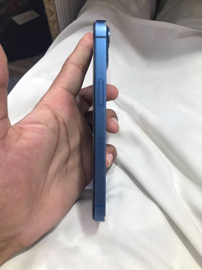 Apple iPhone 13 1