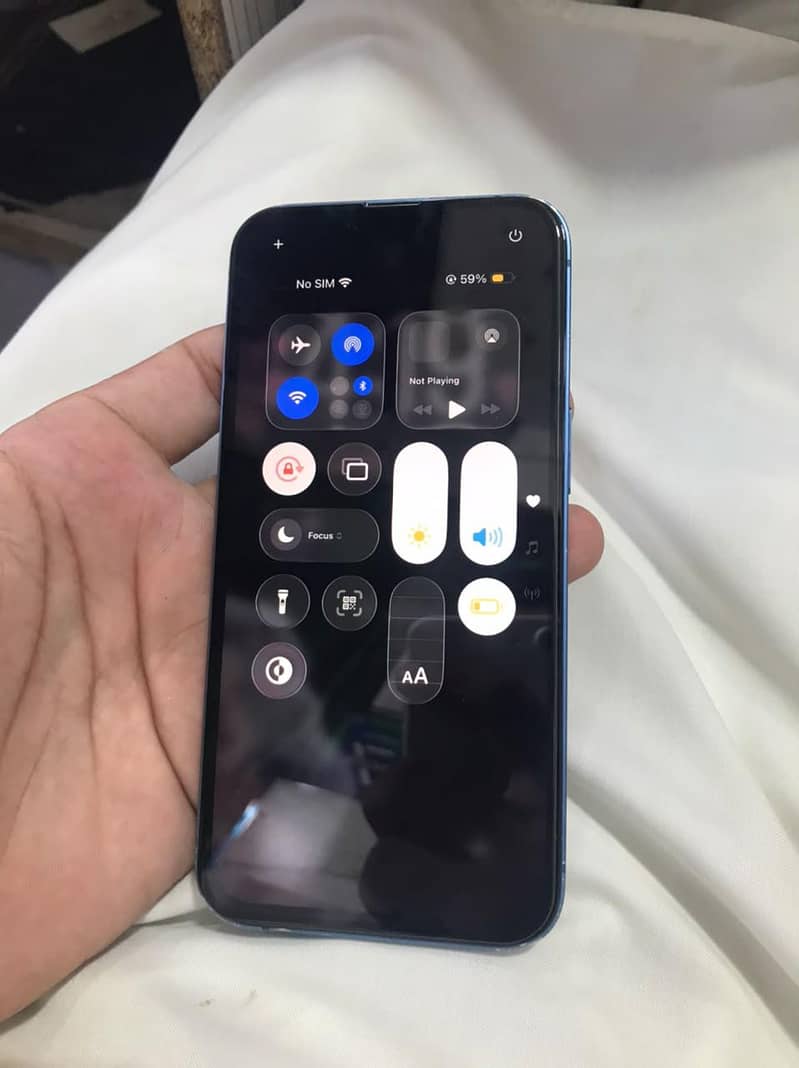 Apple iPhone 13 2