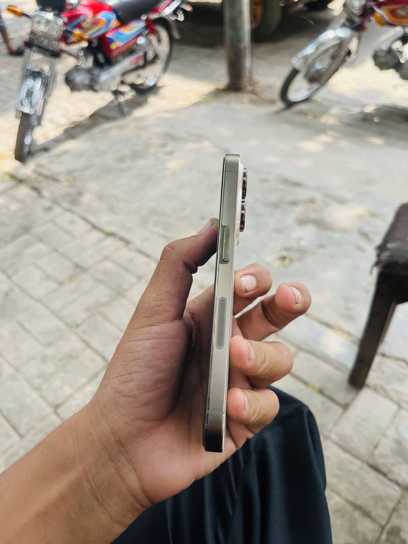 14 pro 3