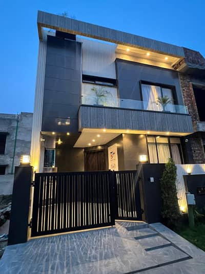 ARCHITECT-DESIGNED HOUSE FOR SALE IN DHA PHASE 9 TOWN