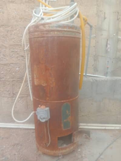 30 gallon geyser in working condition