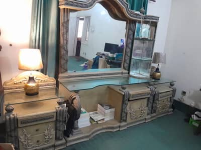 dressing table and side table