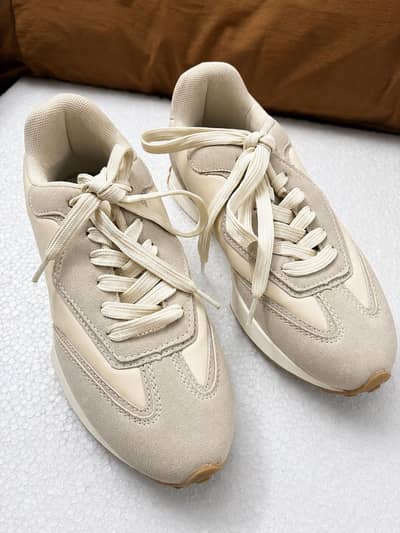 Outfitters Multi-piece suede sneaker