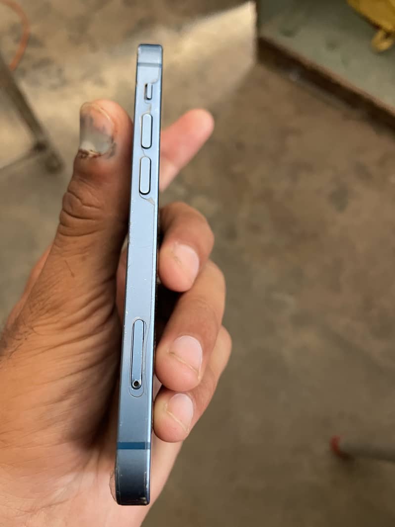 Apple iPhone 13 mini 2