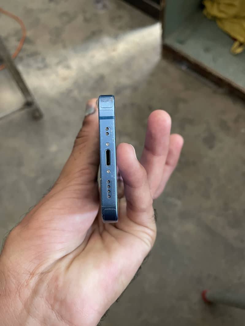 Apple iPhone 13 mini 4